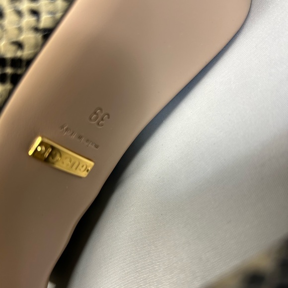 GUCCI
Leather Python Print Platform Sandals 155 - Picture 8 of 10